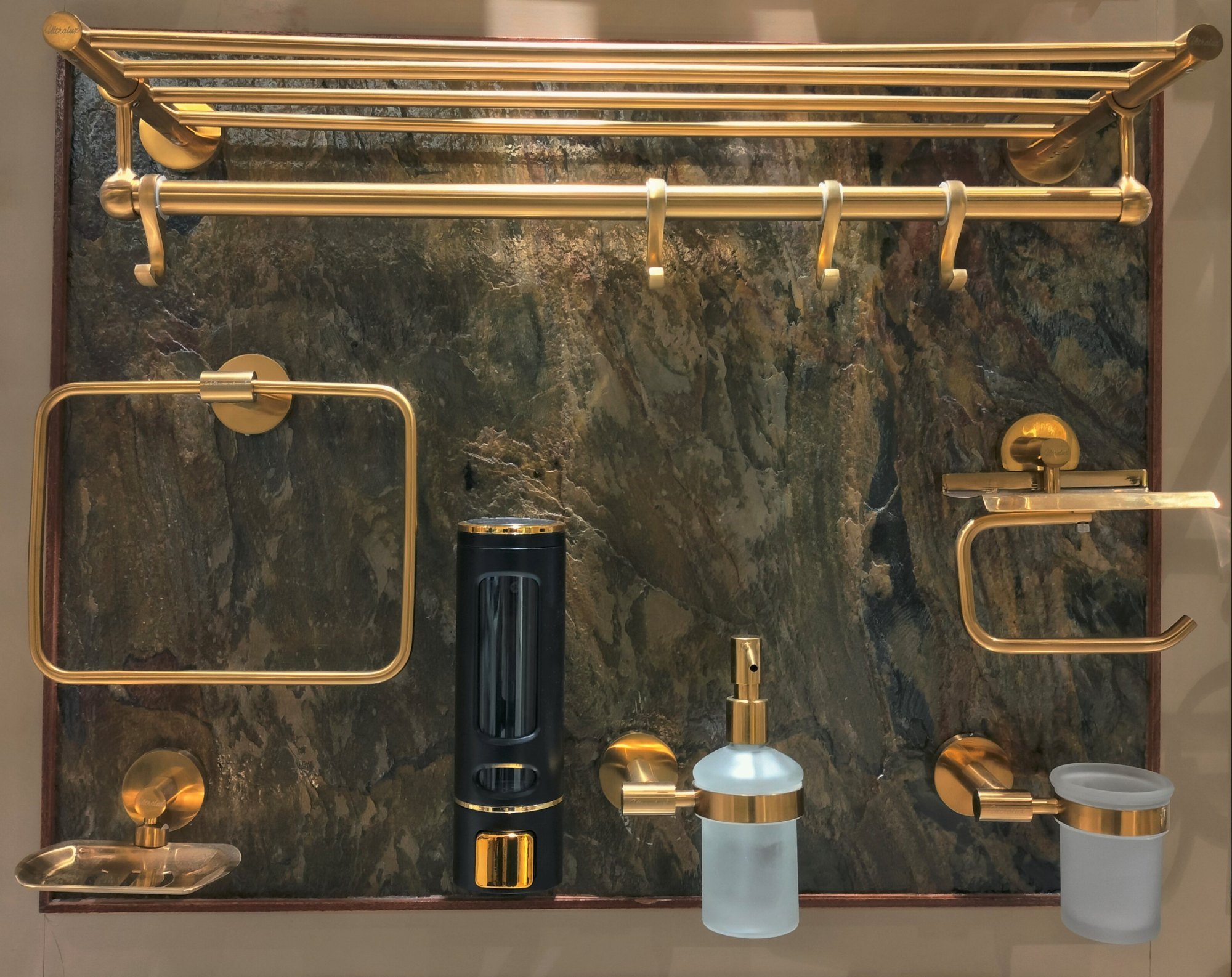 BATHROOM ACCESSORIES